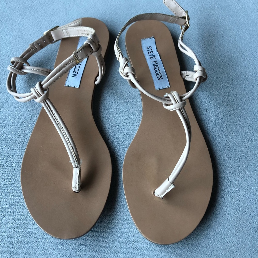 Steve Madden ~ Warren T-Strap Flat Sandal ~ Women’s Size 8